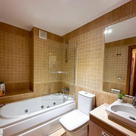 Con Garaje, Centrico Y Luminoso