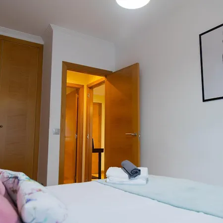 Con Garaje, Centrico Y Luminoso *