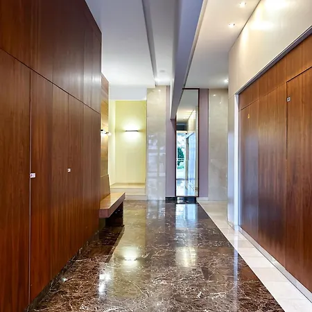 Con Garaje, Céntrico Y Luminoso *