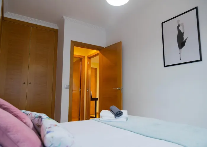 Con Garaje, Centrico Y Luminoso *